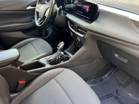 Used 2025 Buick Encore GX Preferred FWD image 20