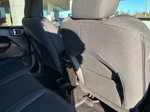 Used 2024 Jeep Gladiator Sport image 36