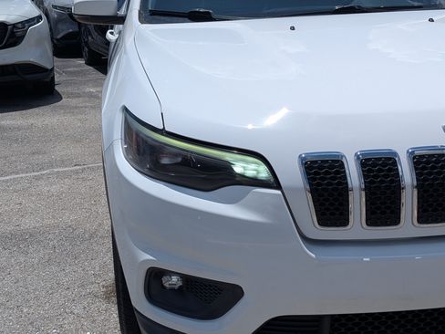 Used 2019 Jeep Cherokee Latitude Plus AWD/4WD image 10