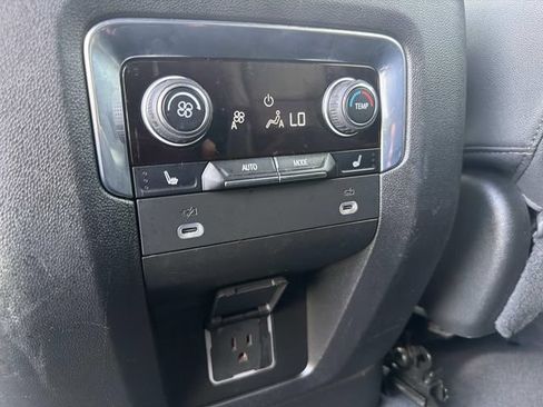 Used 2023 Chevrolet Suburban Premier AWD/4WD image 20