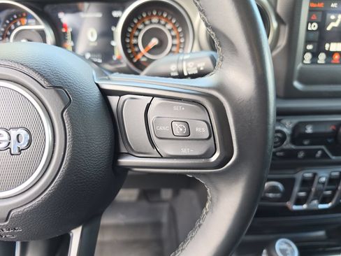 Used 2021 Jeep Gladiator Sport AWD/4WD image 27