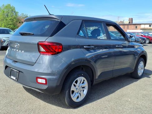 New 2026 Hyundai Venue SE FWD image 3