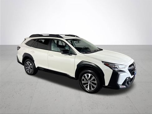 Used 2024 Subaru Outback Premium image 4