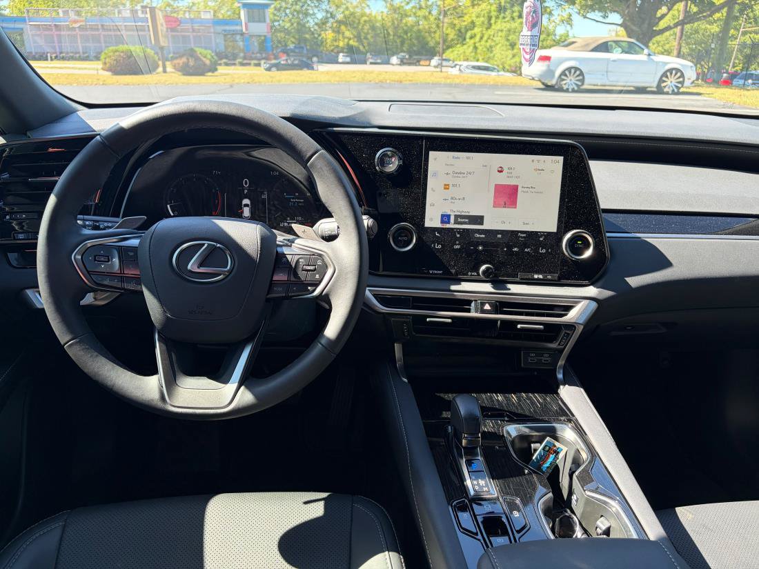 Used 2025 Lexus RX 350 FWD w/ Technology Package image 8