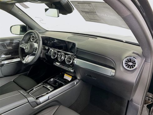 Used 2025 Mercedes-Benz GLB 250 GLB 250 image 26