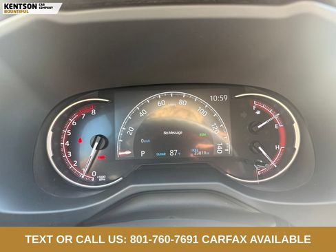 Used 2025 Toyota RAV4 XLE AWD/4WD image 14