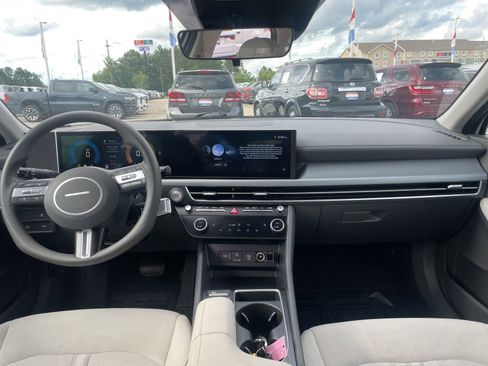 Used 2025 Hyundai Sonata SEL FWD image 9