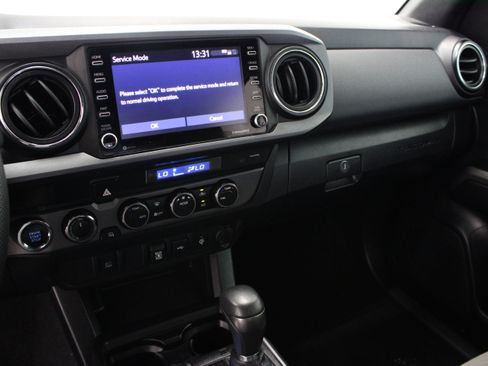 Used 2021 Toyota Tacoma TRD Off-Road AWD/4WD image 16