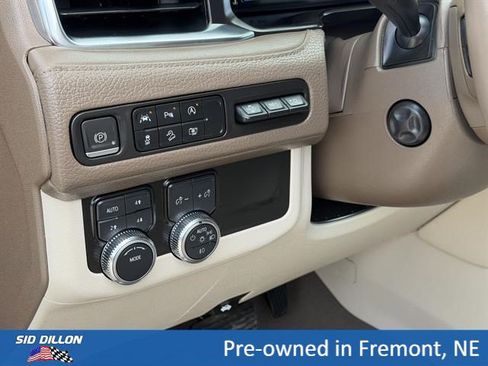Used 2023 GMC Yukon XL Denali AWD/4WD image 14