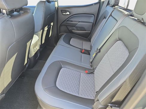 Used 2017 Chevrolet Colorado Z71 image 16