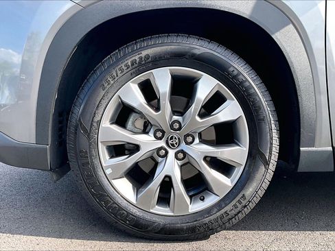 Used 2025 Toyota Grand Highlander AWD image 9