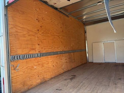 Used 2024 Ford E-450 and Econoline 450 Super Duty w/ Power Windows & Locks Group image 16