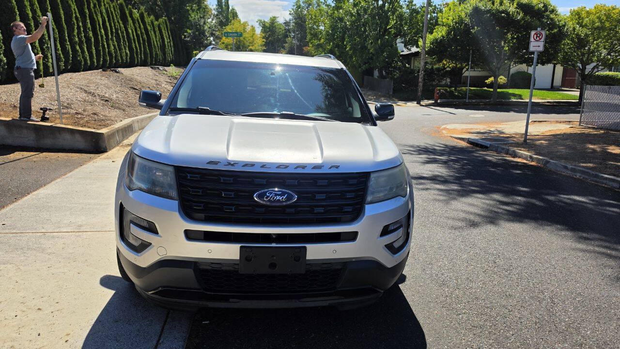 Used 2016 Ford Explorer Sport w/ Equipment Group 401A AWD/4WD image 2