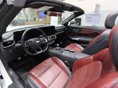 Used 2025 Ford Mustang GT Premium image 2