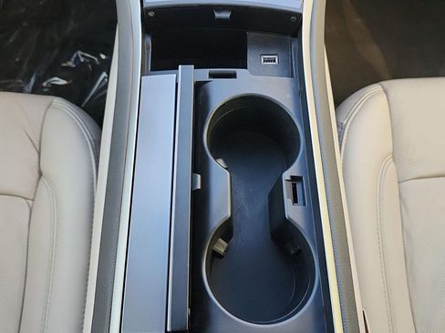 Used 2019 Lincoln MKZ Reserve FWD image 21