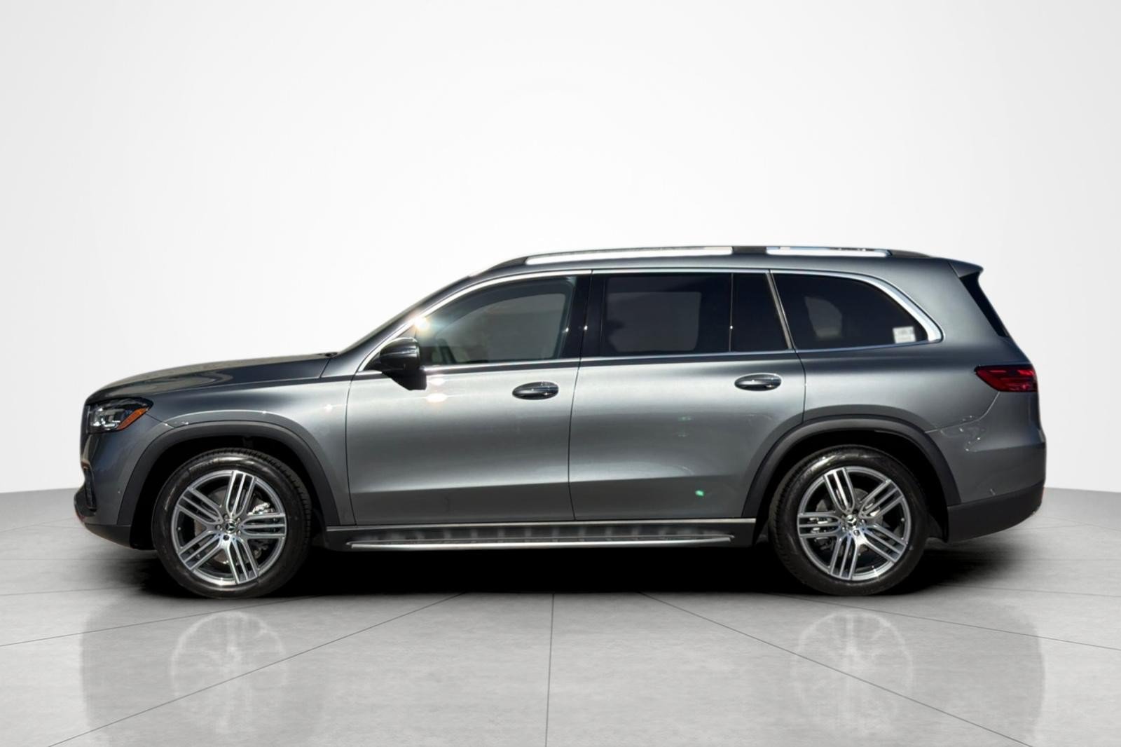 New 2026 Mercedes-Benz GLS 450 4MATIC image 2