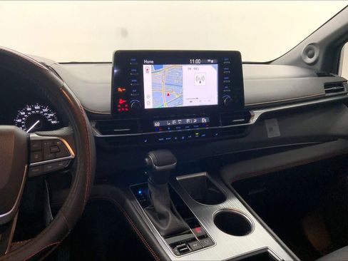 Used 2024 Toyota Sienna XSE image 25