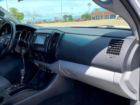 Used 2014 Toyota Tacoma 4x4 Regular Cab image 20