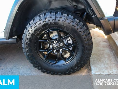 Used 2025 Jeep Wrangler Unlimited Sport AWD/4WD image 10