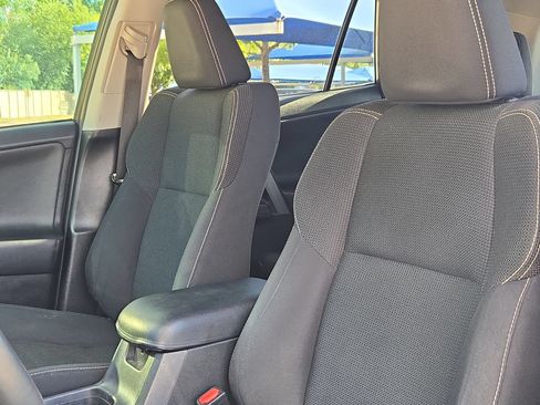 Used 2016 Toyota RAV4 XLE FWD image 13