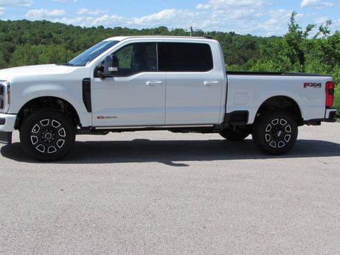 New 2025 Ford F250 Platinum image 4