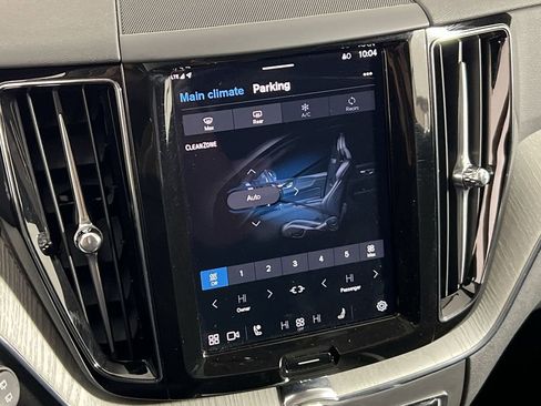 Certified 2025 Volvo XC60 B5 Plus image 17