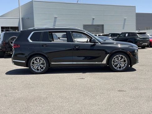 Used 2023 BMW X7 xDrive40i w/ Climate Comfort Package AWD/4WD image 5