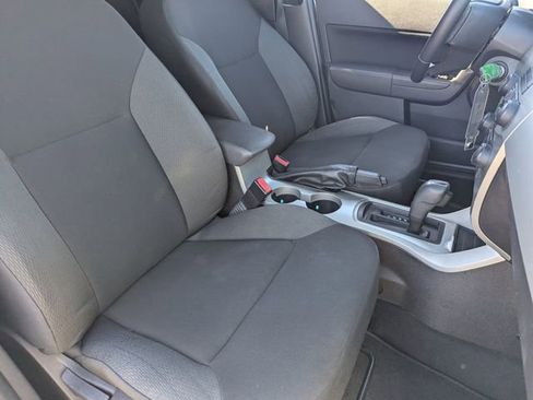 Used 2010 Ford Focus SES image 10