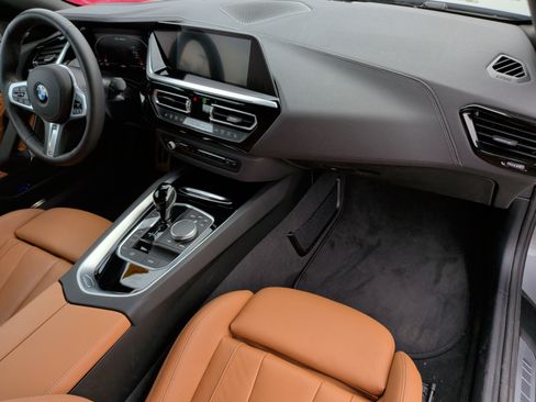 Used 2026 BMW Z4 M40i w/ Premium Package image 31