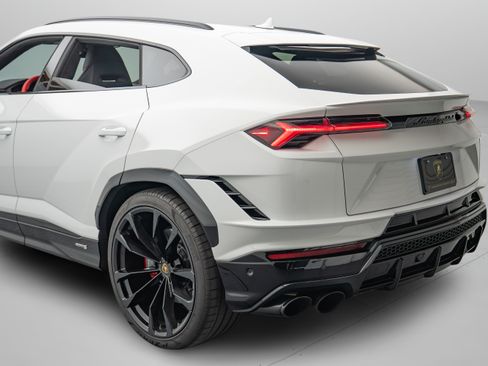 Used 2024 Lamborghini Urus S AWD/4WD image 34