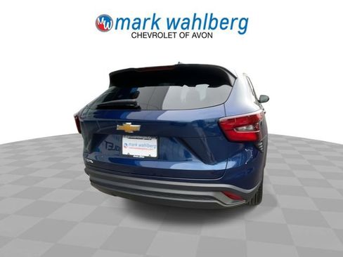 Used 2024 Chevrolet Trax LS w/ LS Convenience Package FWD image 7