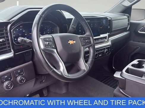 Used 2025 Chevrolet Silverado 1500 LT AWD/4WD image 13