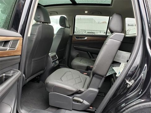 New 2026 Volkswagen Atlas SE image 8