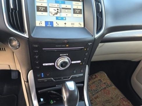 Used 2018 Ford Edge Titanium w/ Equipment Group 301A FWD image 8