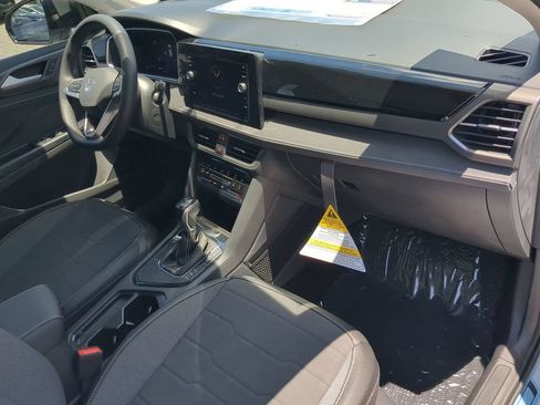 New 2026 Volkswagen Taos SE FWD image 11