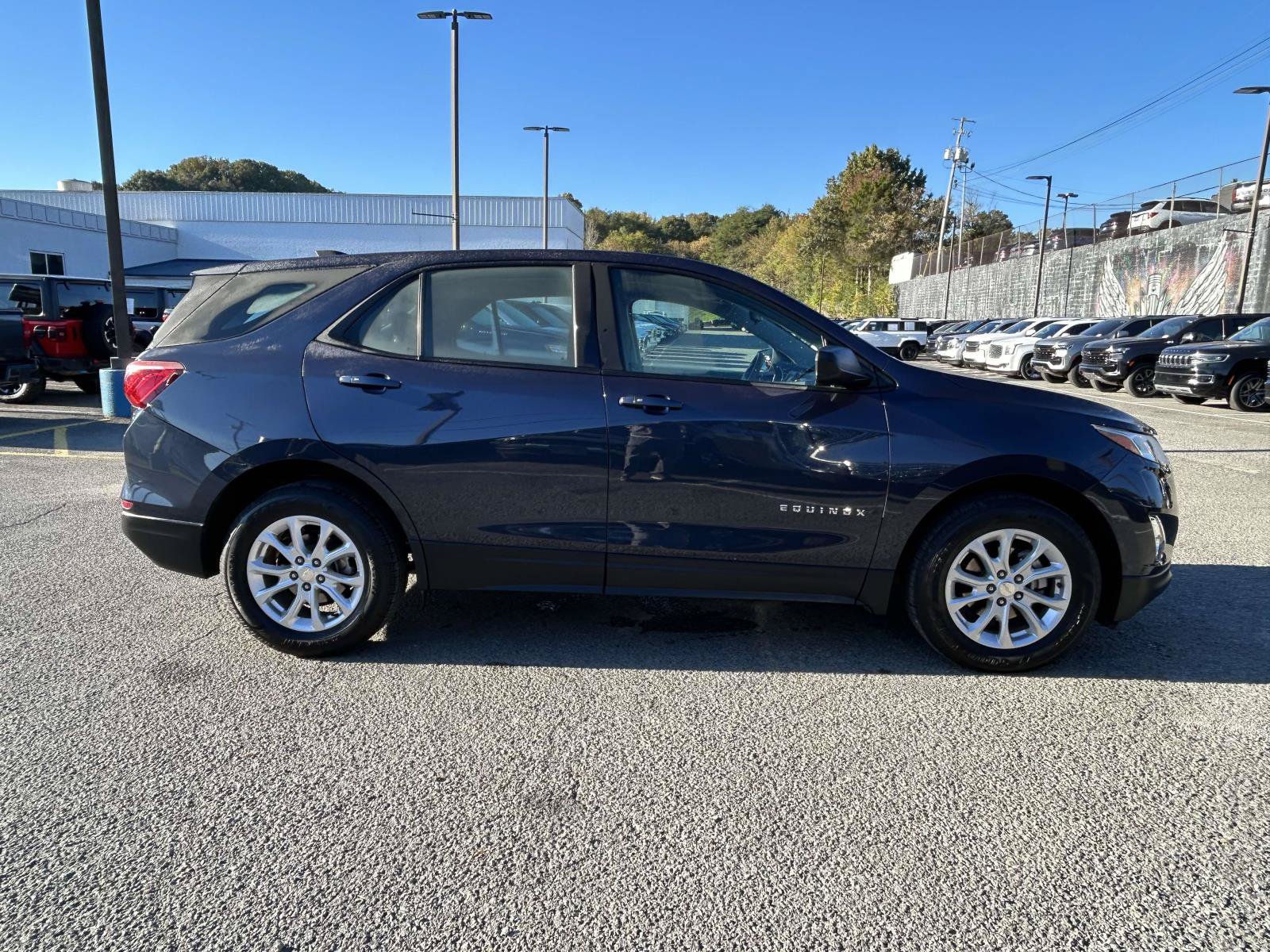 Used 2018 Chevrolet Equinox LS FWD image 8