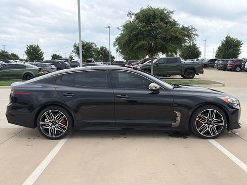 Used 2022 Kia Stinger GT2 image 10