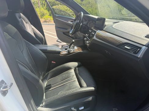 Used 2017 BMW 530i RWD image 18