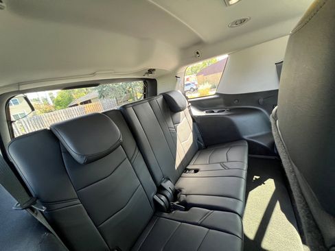 Used 2018 Cadillac Escalade Luxury image 42
