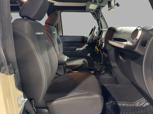 Used 2018 Jeep Wrangler Rubicon w/ Power Convenience Group image 23