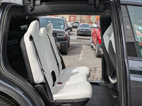 Used 2023 Tesla Model X AWD image 12