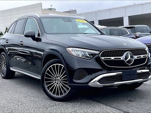Used 2026 Mercedes-Benz GLC 300 4MATIC image 1