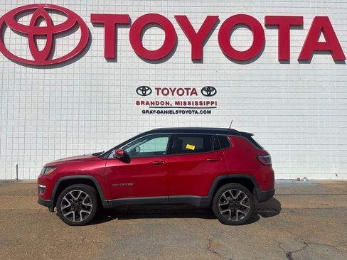 Used 2017 Jeep Compass Limited w/ Navigation Group image 2