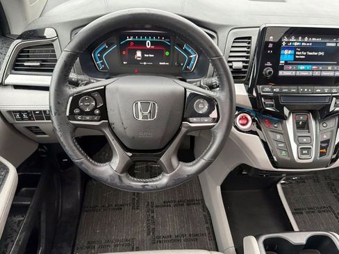 Used 2023 Honda Odyssey Touring image 12