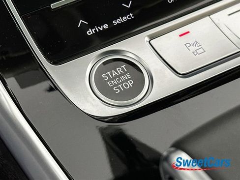 Used 2025 Audi Q8 Prestige image 31