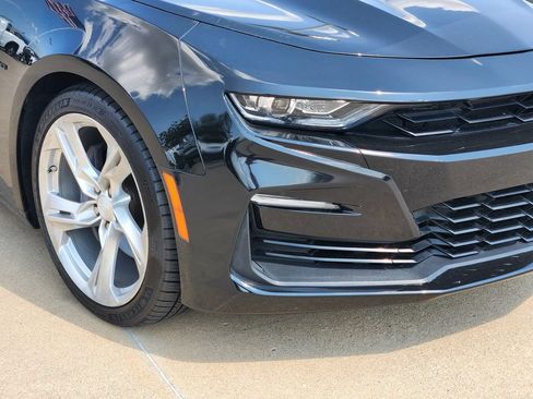 Used 2019 Chevrolet Camaro SS RWD image 9