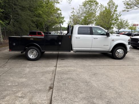 New 2026 RAM 5500 4x4 Crew Cab image 8