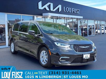 Used 2023 Chrysler Pacifica Touring-L