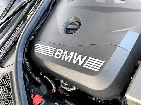 Used 2025 BMW 330i Sedan w/ Convenience Package image 17