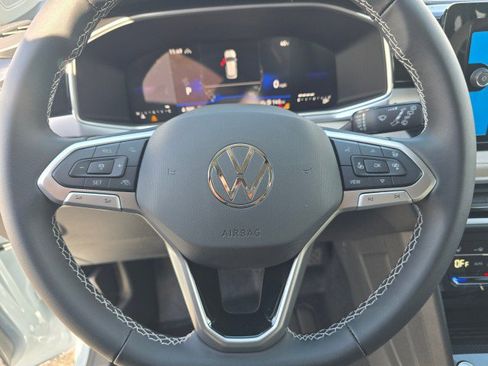 New 2026 Volkswagen Taos SE image 27